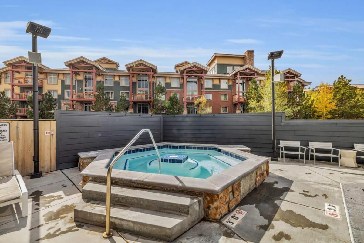 Ski-In Ski-Out Canyons Village Retreat パークシティ エクステリア 写真